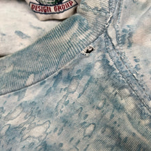 Load image into Gallery viewer, Vintage 1998 Taco Bell Chihuahua How Cool Is This Promo Tee
