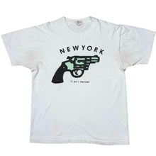 Load image into Gallery viewer, Vintage New York It Ain’t Kansas Revolver Art Tee
