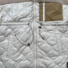 Load image into Gallery viewer, Women’s Oof Wear Eco-Sherling Quilted Nylon Shapes’ Lab Zip Up Jacket
