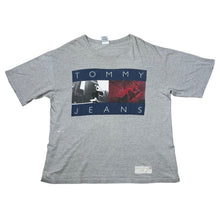 Load image into Gallery viewer, Vintage Tommy Hilfiger Skateboard Box Logo Big Print Tee
